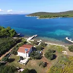 House Idro Holiday home *